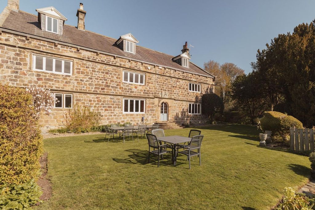 Property photo 2 of 30