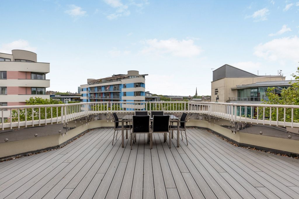 Property photo 1 of 16 Pbox-Img.Jpg