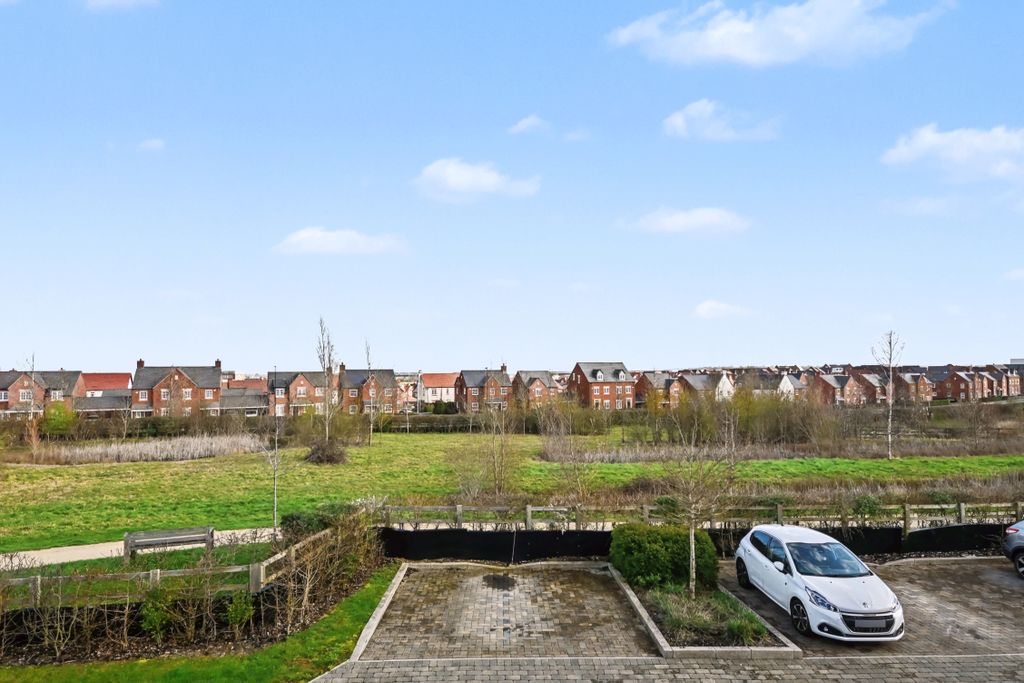 Property photo 2 of 26