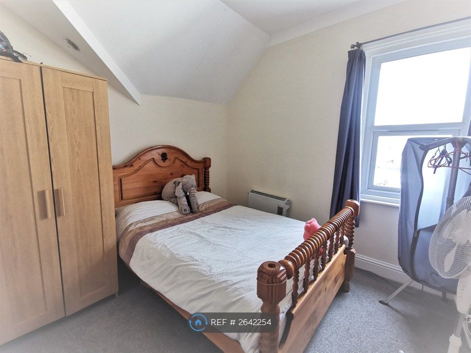 Property photo 2 of 6