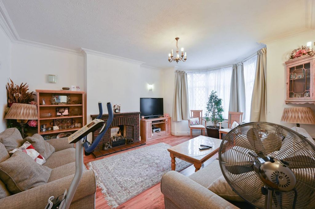 Property photo 2 of 14