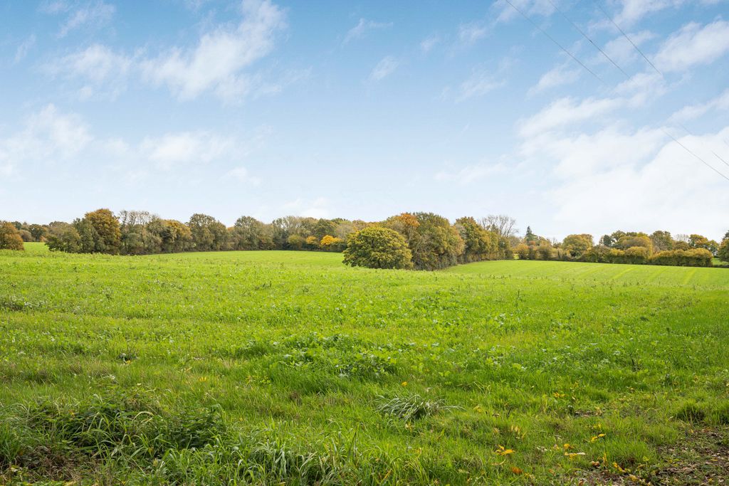 Property photo 2 of 35