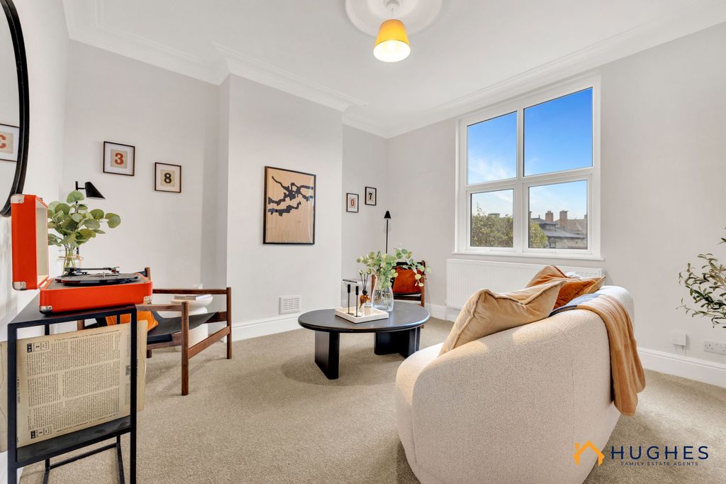 Property photo 3 of 31