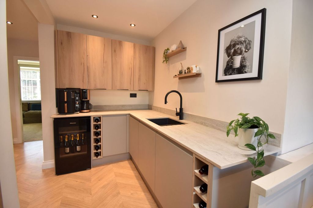 Property photo 3 of 30