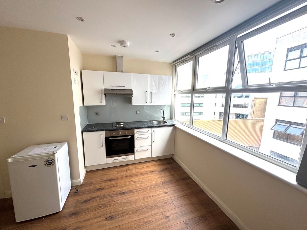 Property photo 1 of 3