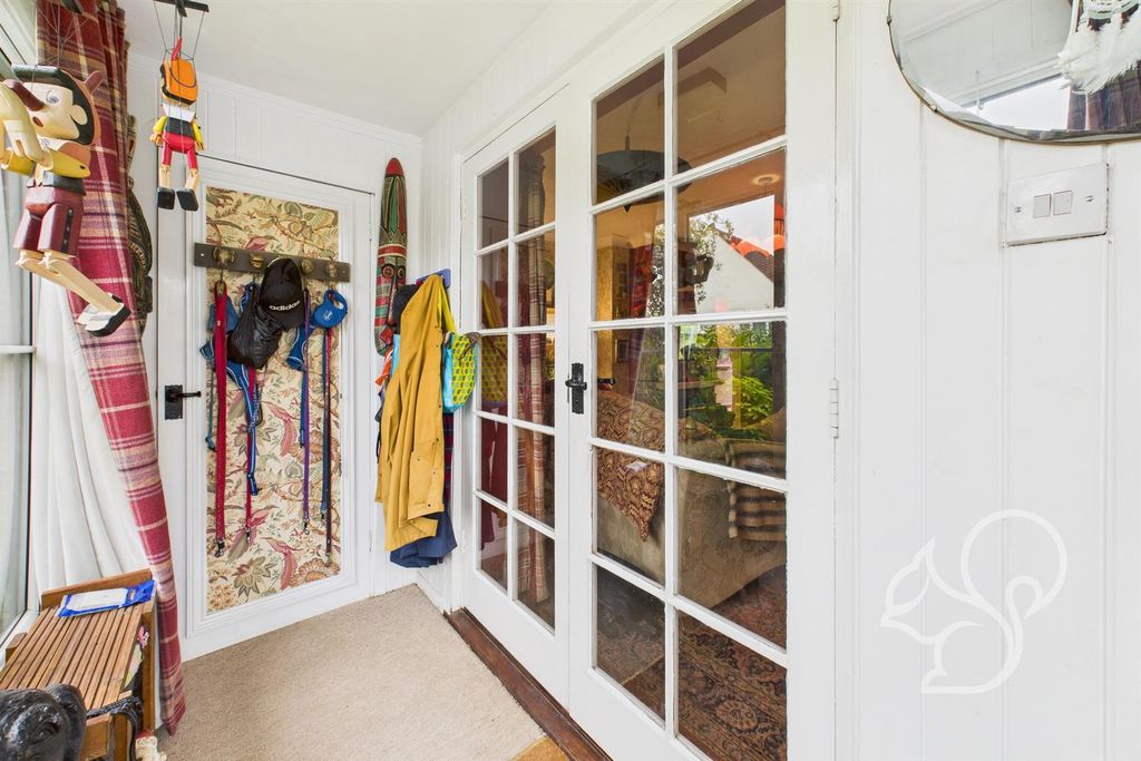 Property photo 2 of 21 Entrance Hall