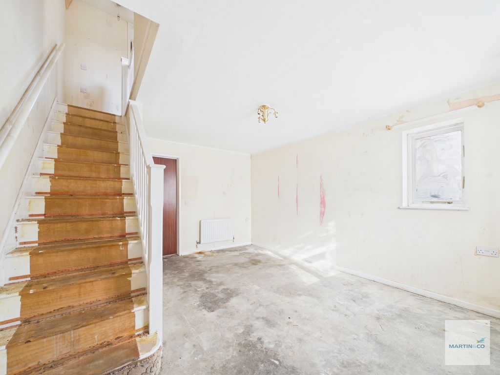 Property photo 3 of 12 Cam03394G0-Pr0469-Still002