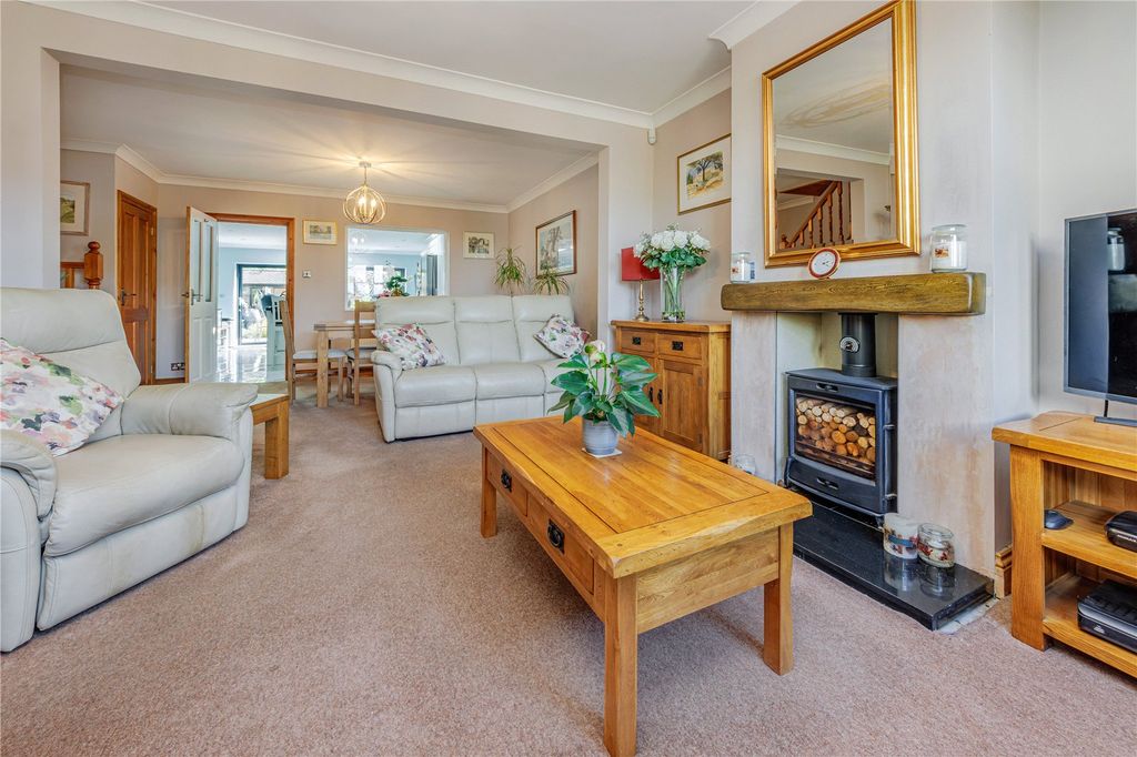 Property photo 2 of 33 Picture No. 12