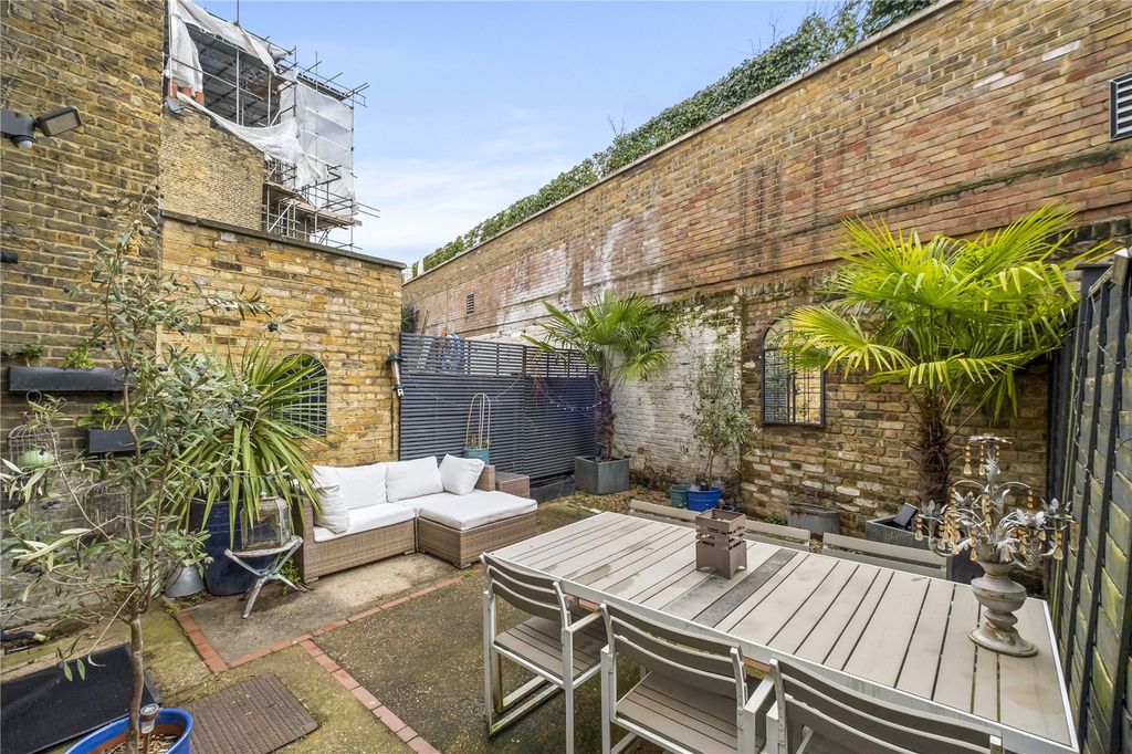 Property photo 1 of 11 Garden