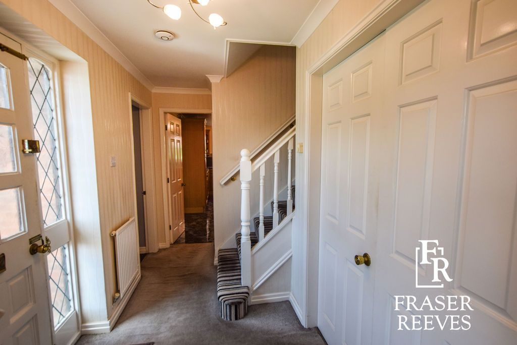 Property photo 3 of 27 Ground Floor Hall