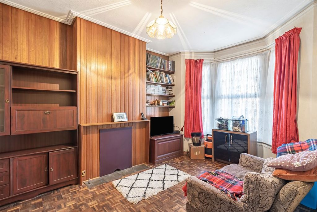 Property photo 3 of 8