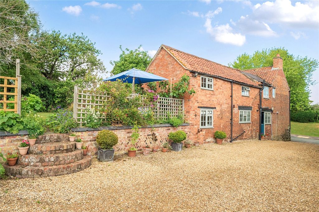 Property photo 1 of 22 11 Main Street