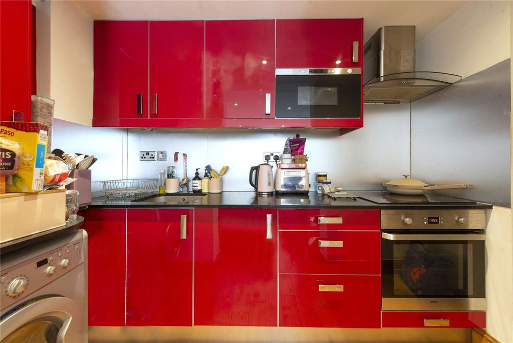 Property photo 3 of 6