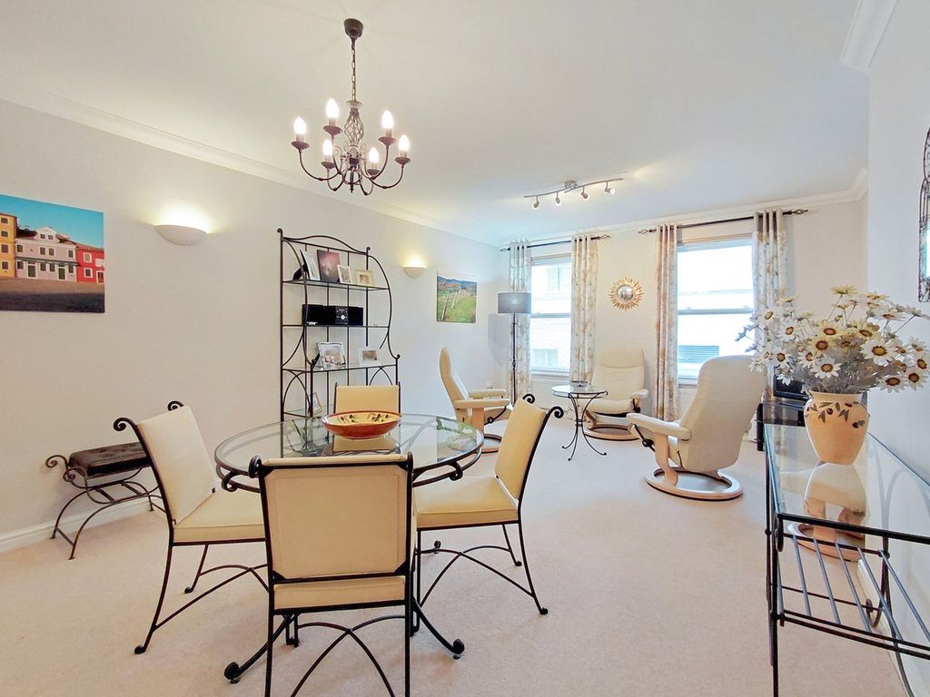 Property photo 3 of 21