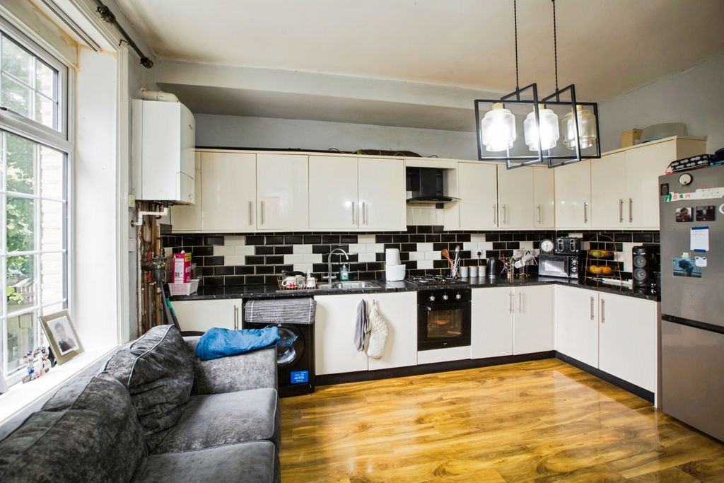 Property photo 2 of 20 Pbox-Img.Jpg