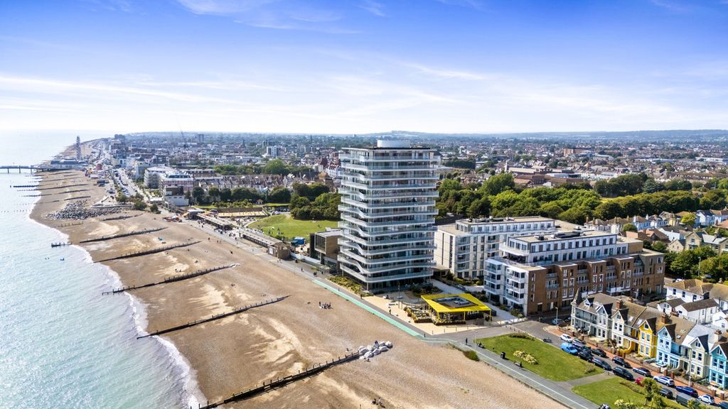 Property photo 1 of 28