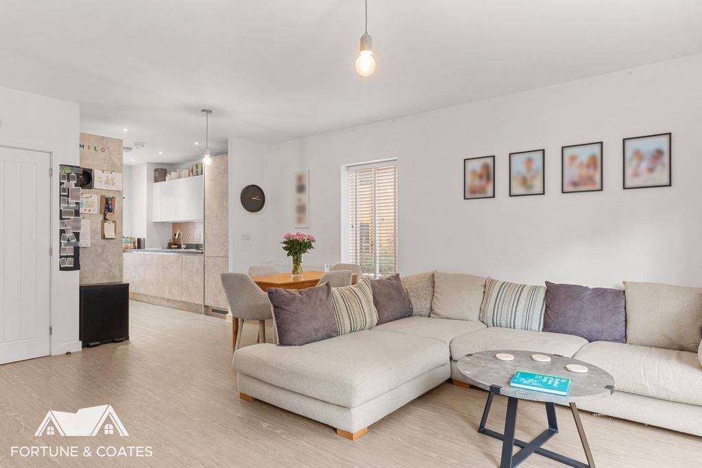 Property photo 2 of 22 Amblelane_6.Jpg