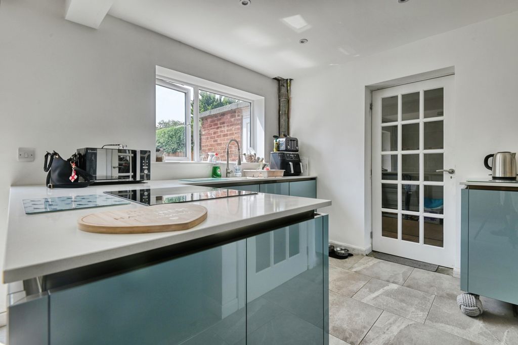 Property photo 2 of 18