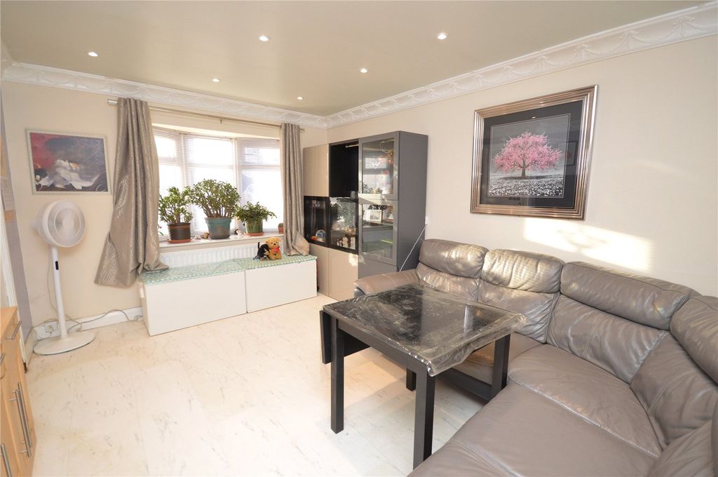 Property photo 2 of 8 Picture 2