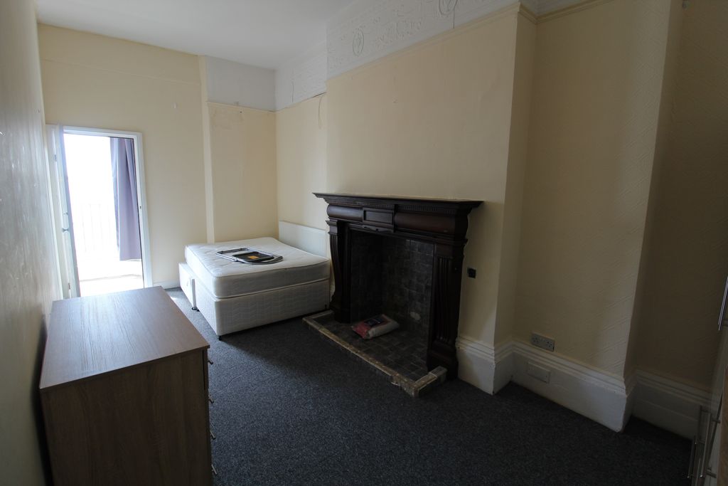 Additional image 8 of 5 bed flat to rentKings Road, Brighton BN1