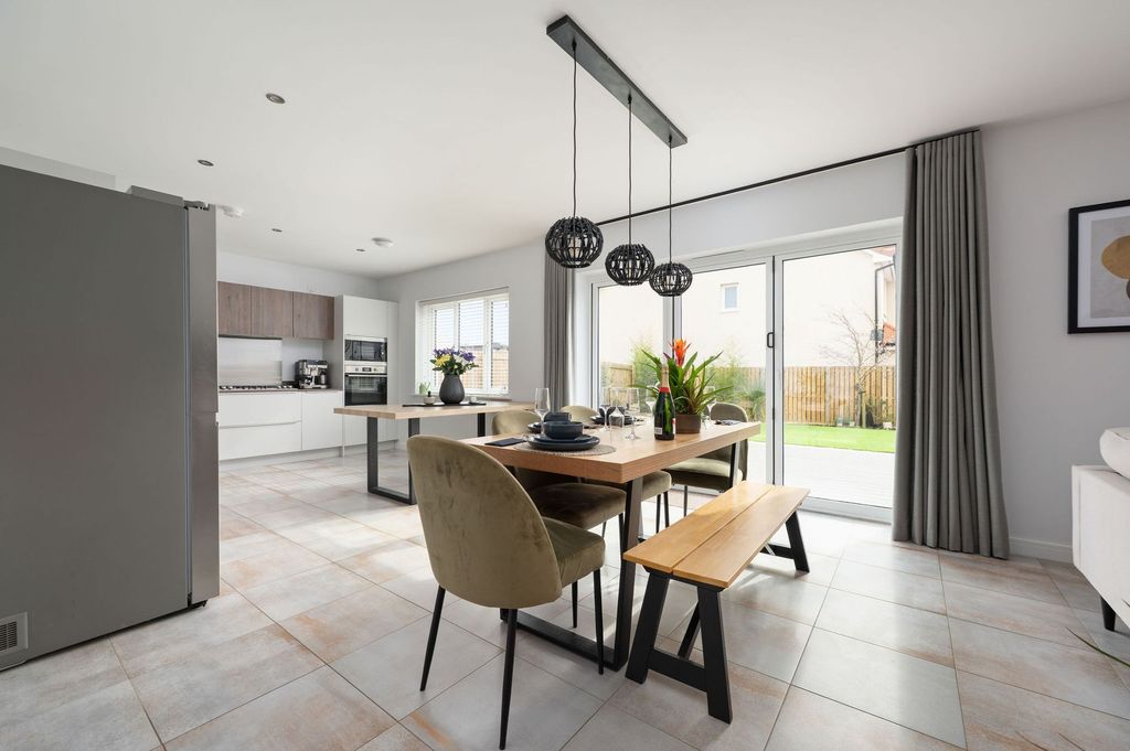 Additional image 6 of 5 bed detached house for saleMaggies Crescent, Larbert FK5