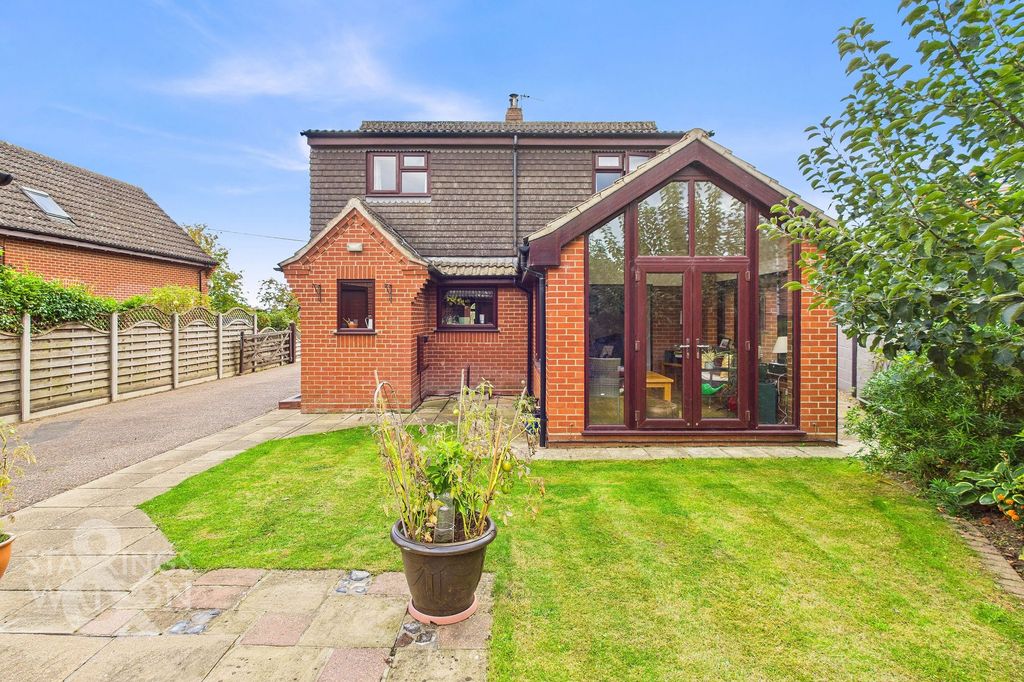 Property photo 2 of 33