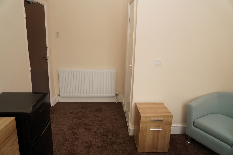 Property photo 2 of 4 Room