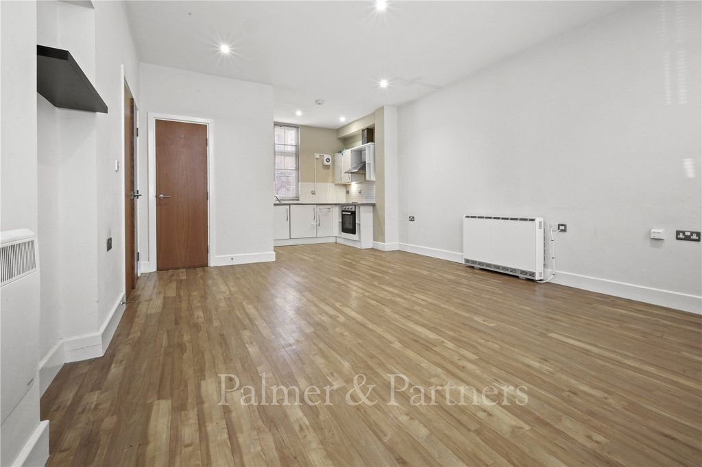Property photo 3 of 7 Picture No. 06