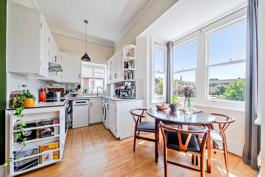 Property photo 3 of 14 Kitchen/Dining Room