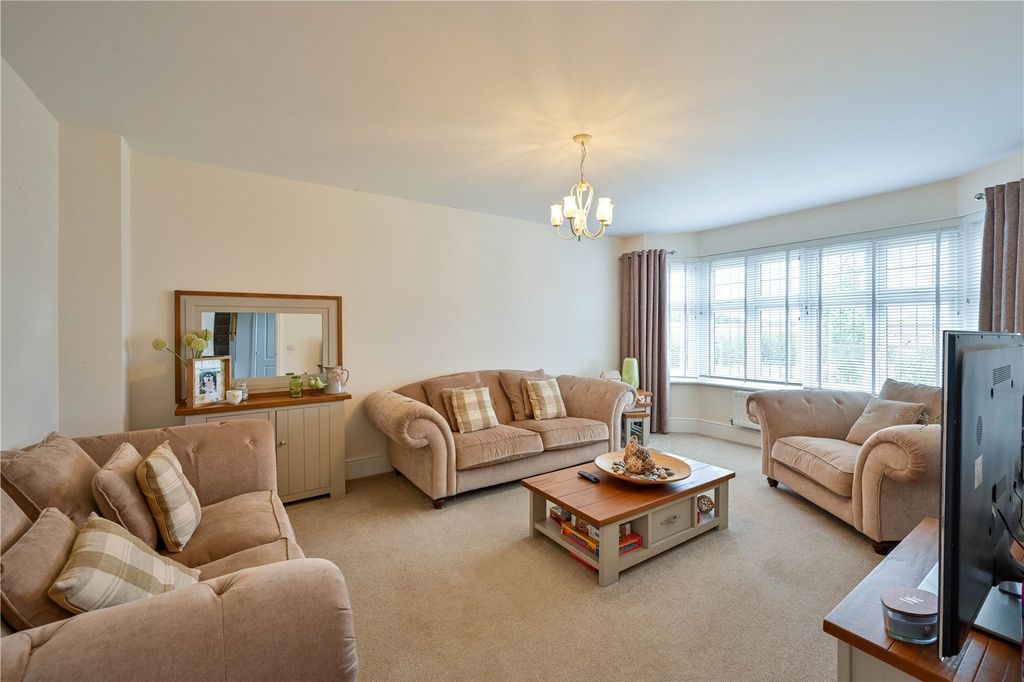 Property photo 3 of 29 Picture No. 04