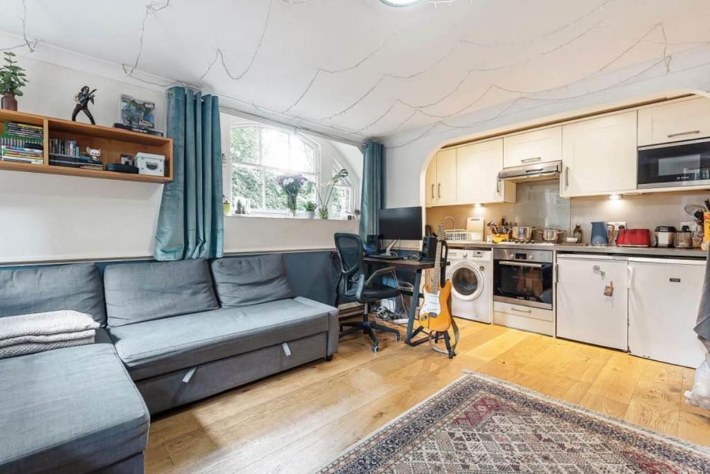 Property photo 2 of 10