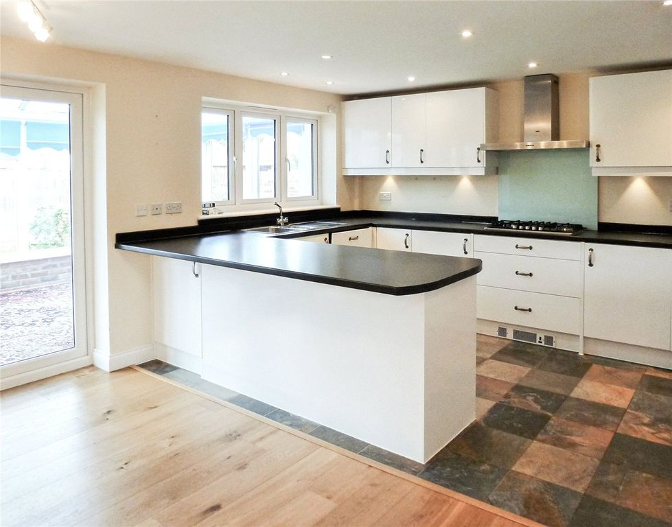 Property photo 2 of 9 Picture No. 19