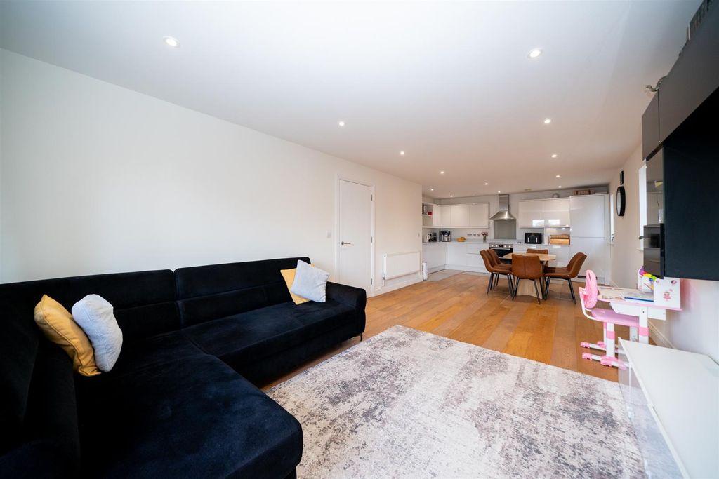 Property photo 1 of 18 Open Plan Kitchen/Dining/Lounge