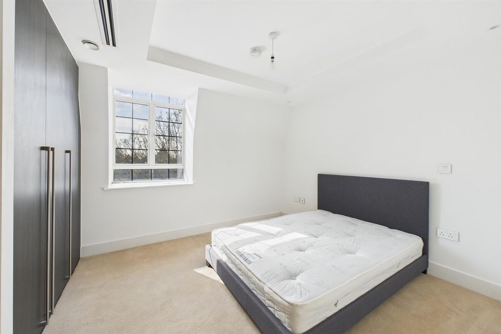 Property photo 3 of 10 Cam02700G0-Pr0269-Still011.Jpg