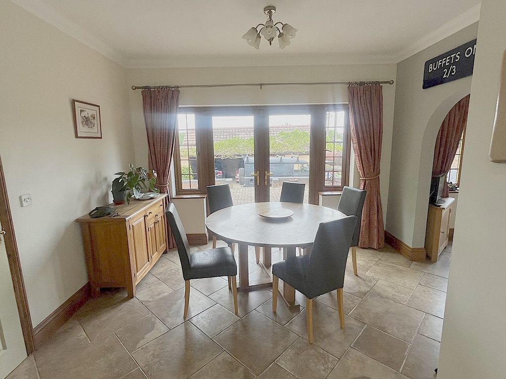 Property photo 3 of 23 Dining Room