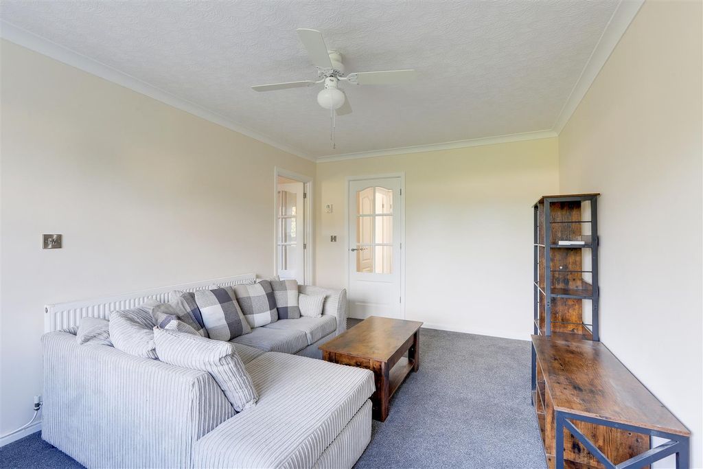 Property photo 3 of 17 250925_3.Jpg