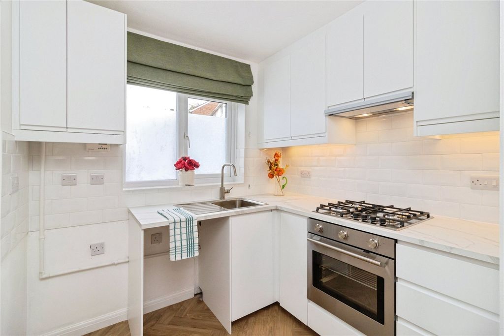 Property photo 3 of 18 Picture No. 30