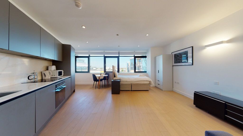 Property photo 1 of 11 Bedroom