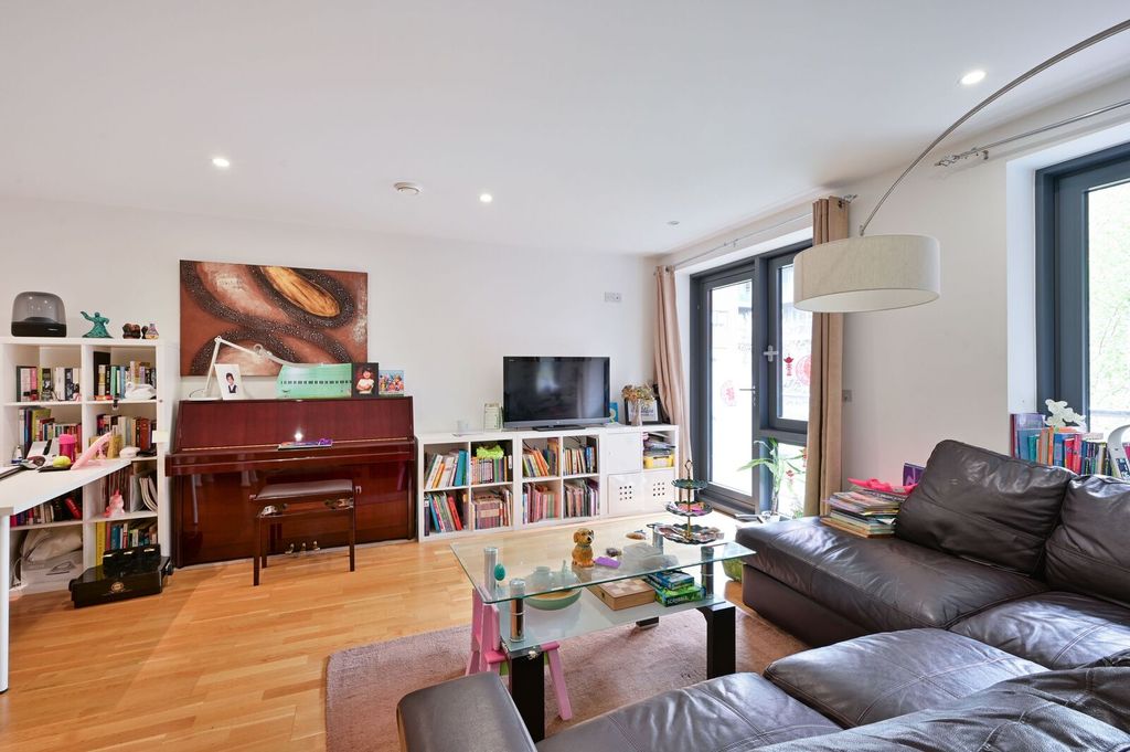 Property photo 1 of 8