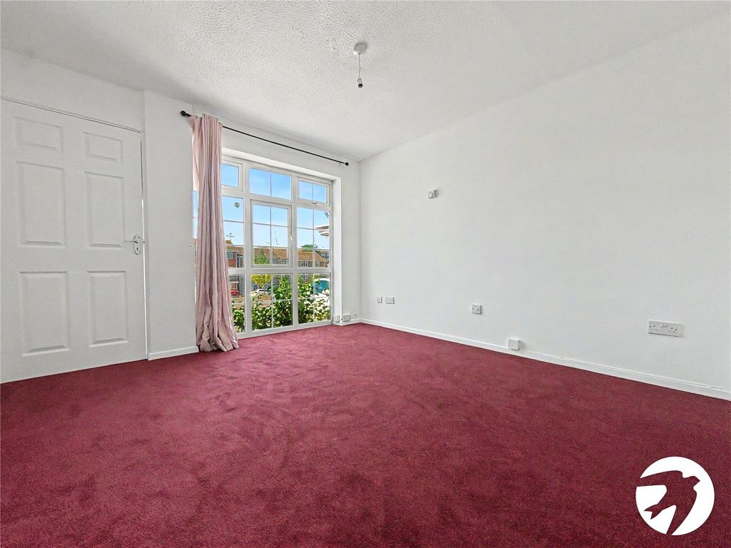 Property photo 3 of 16 Picture No. 15