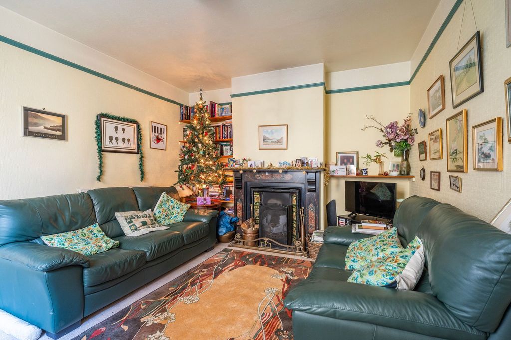 Property photo 3 of 20