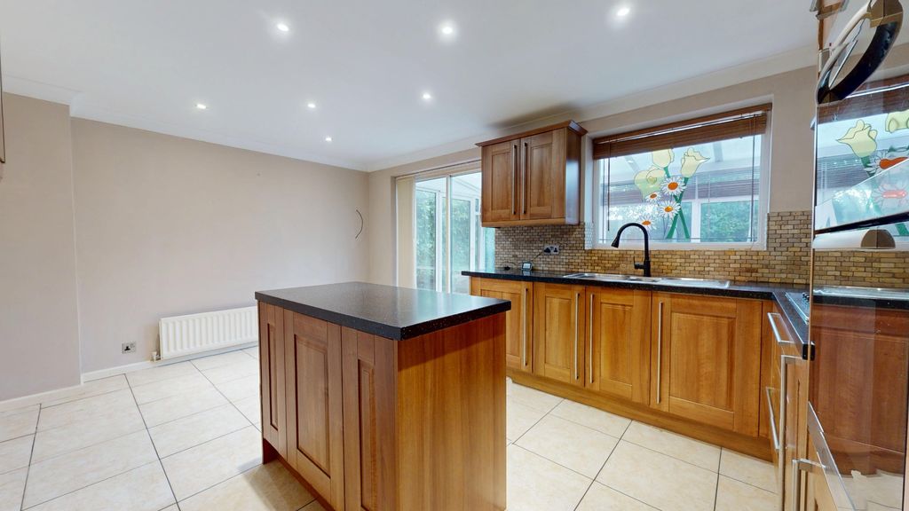 Property photo 2 of 26 4540961