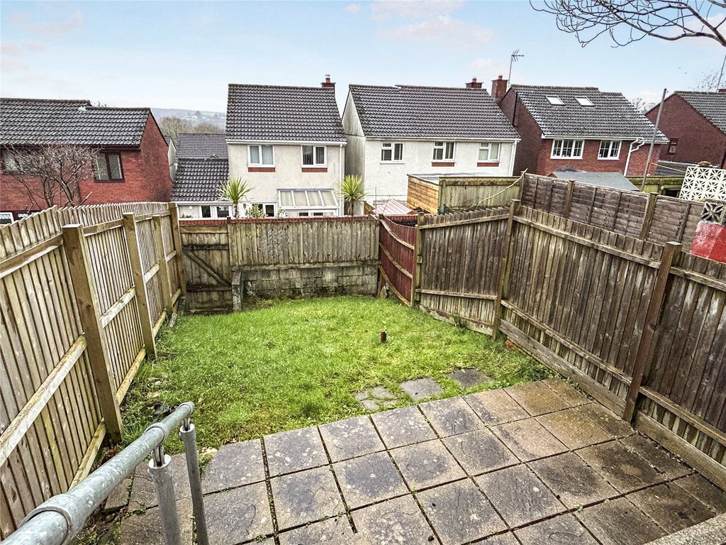 Property photo 3 of 12 Picture No. 14