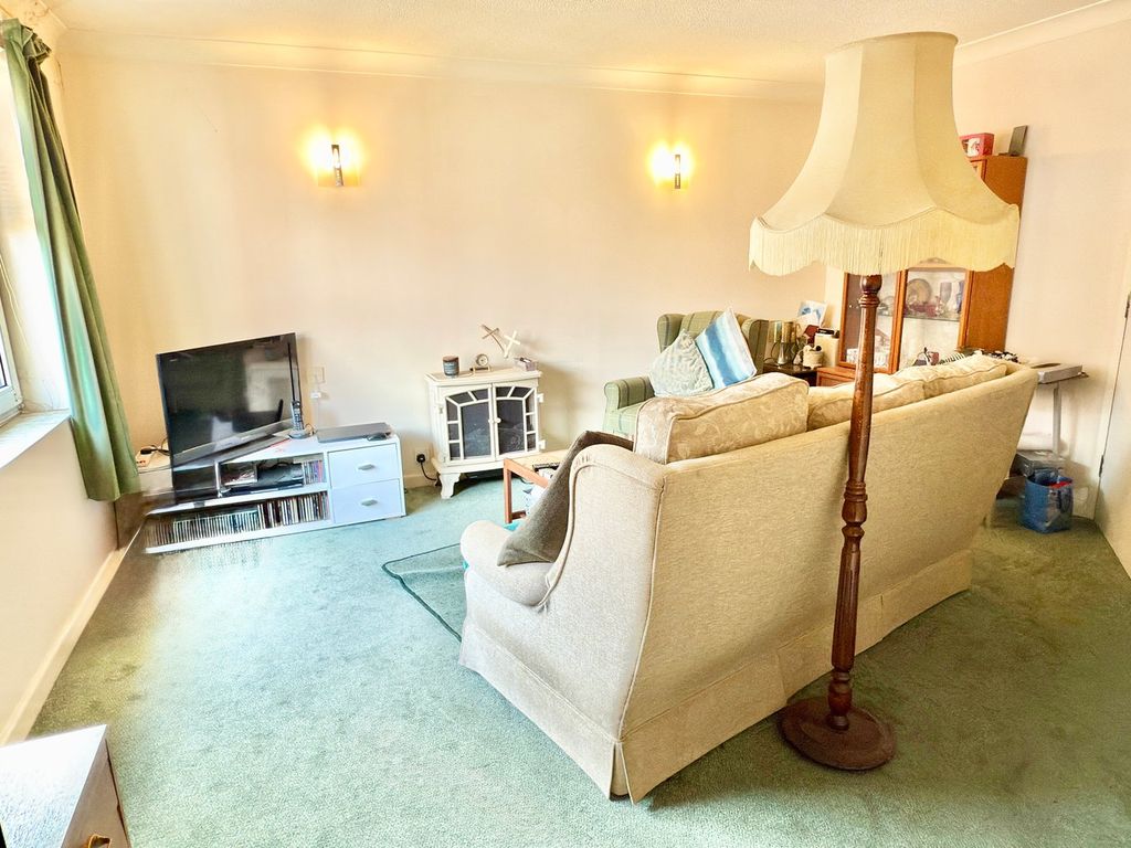 Property photo 2 of 6