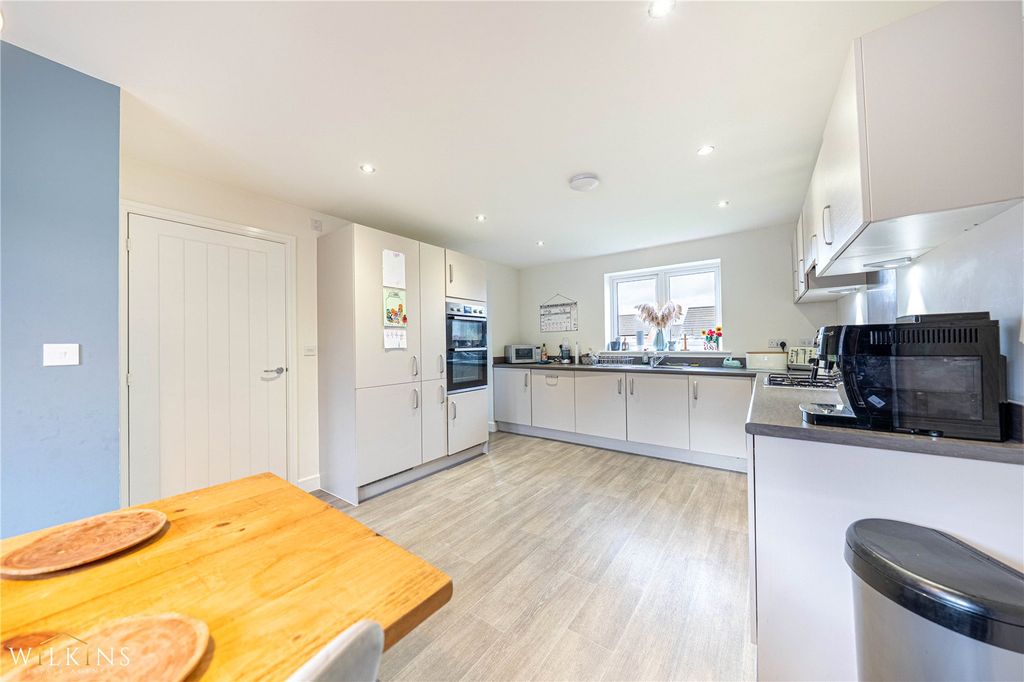 Property photo 3 of 39 Picture No. 16