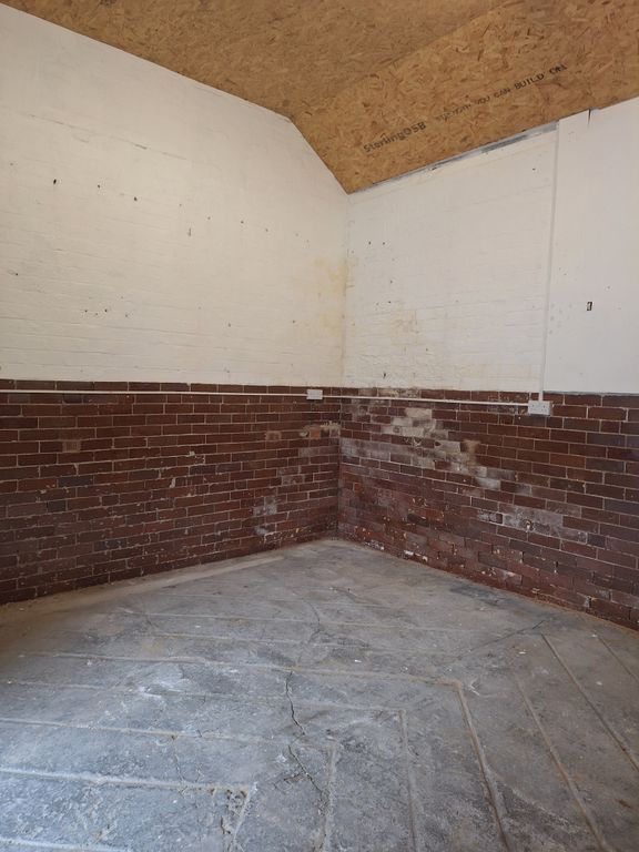 Property photo 3 of 4