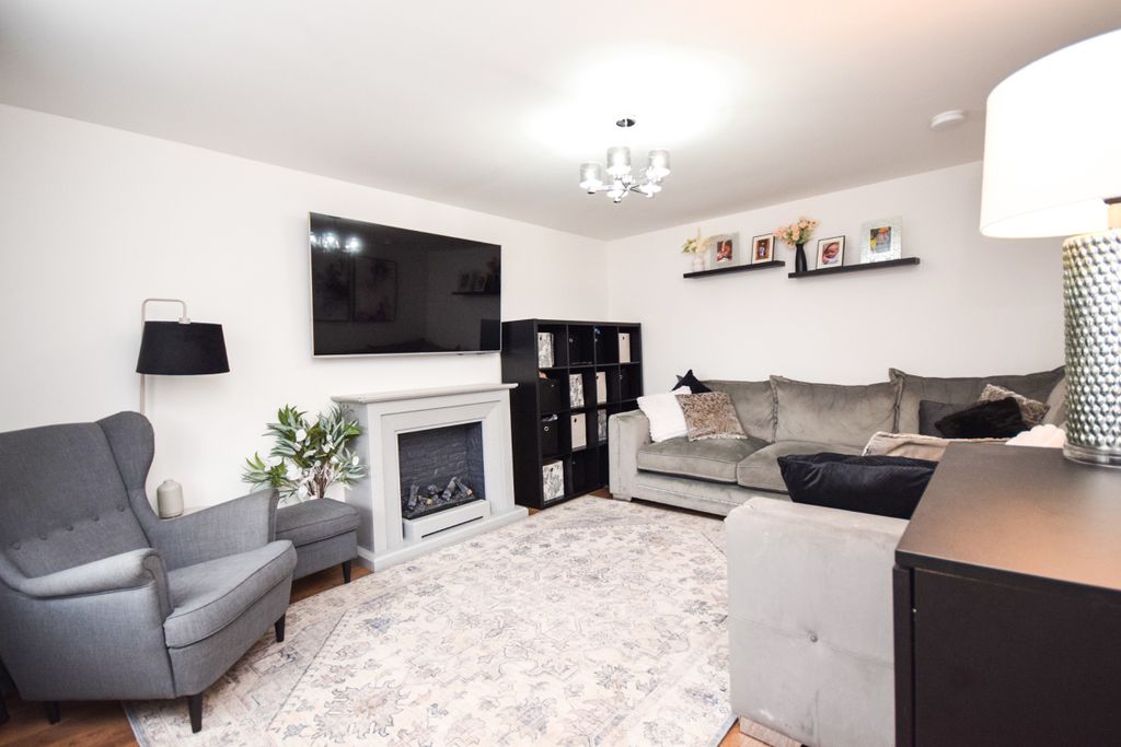 Property photo 2 of 24