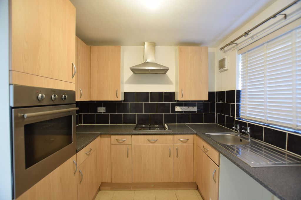 Property photo 2 of 9 Kitchen