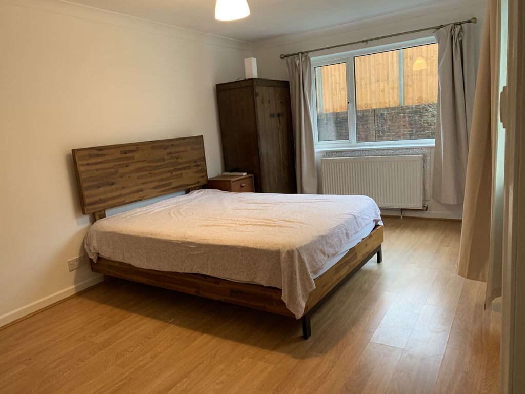 Property photo 2 of 11 Bedroom
