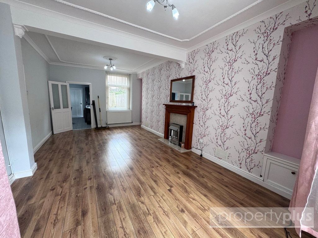 Property photo 3 of 14 Picture No. 16